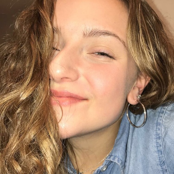 Meet your Posher, Lizzie - Picture 1 of 1